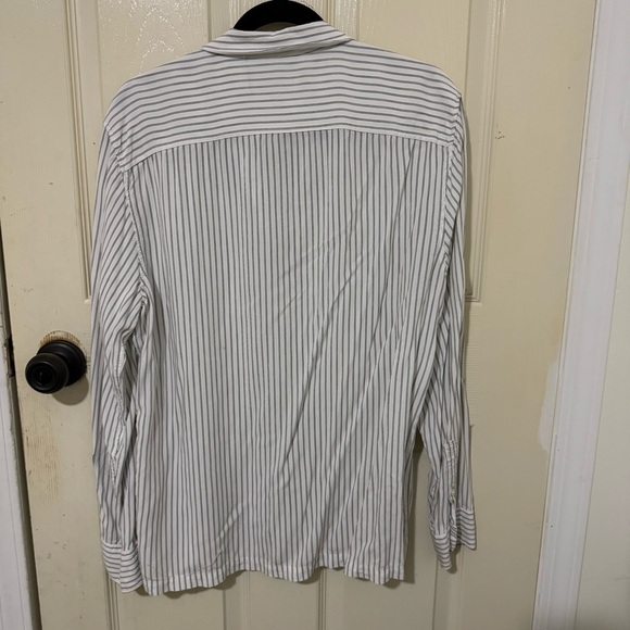 Abercrombie & Fitch White Pinstripe Button-Up Shirt | Size L - Picture 6 of 7